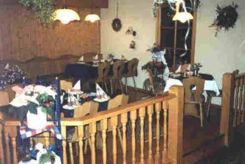 Hotel Restaurant Zur Krone Obersuhl 外观 照片